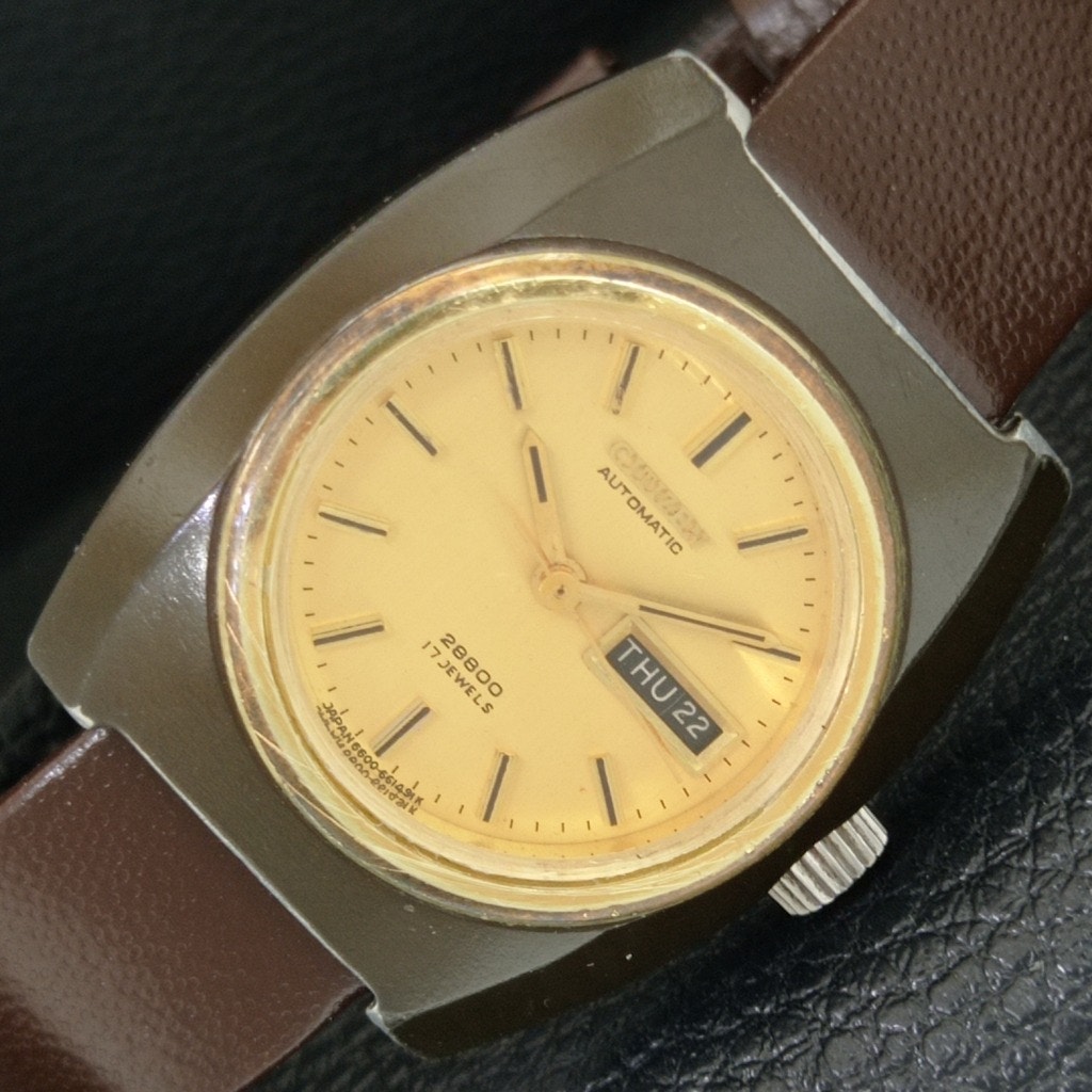 Vintage 1980 Citizen Automatic Womans Black Watch WDaydate  Gold Accents